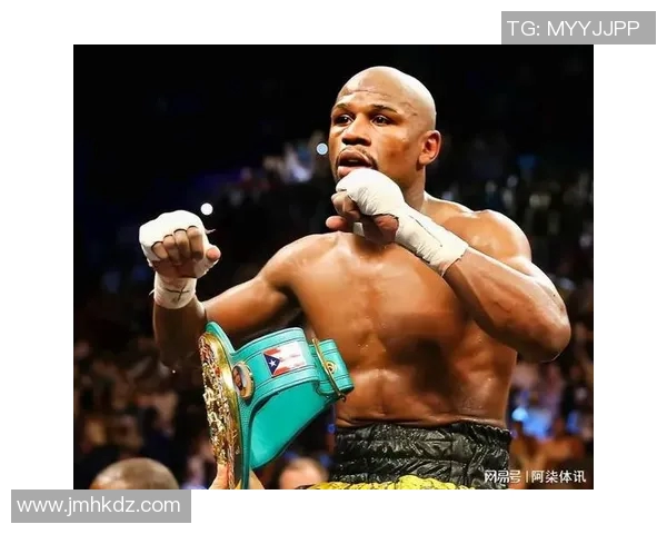 足球明星拳击赛热潮来袭球场英雄化身拳坛斗士展现不一样的竞技魅力 足球明星拳击赛热潮来袭球场英雄化身拳坛斗士展现不一样的竞技魅力